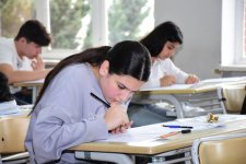 Ümumi orta təhsil üzrə buraxılış imtahanı keçirilib (FOTO)