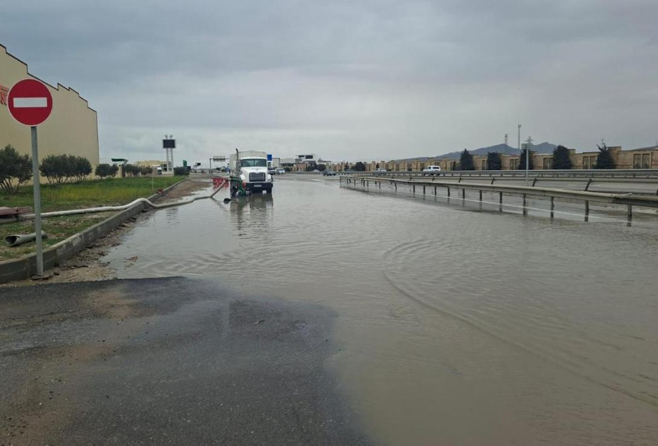 Keşlədə 58 vətəndaş təhlükəsiz əraziyə təxliyə olunub - FHN (FOTO/VİDEO) (YENİLƏNİB-2)