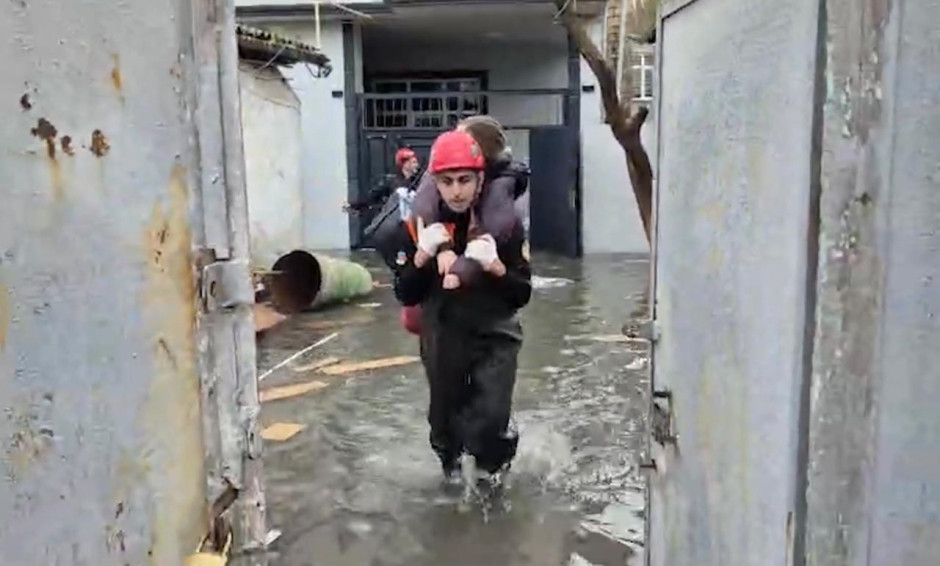 Keşlədə 58 vətəndaş təhlükəsiz əraziyə təxliyə olunub - FHN (FOTO/VİDEO) (YENİLƏNİB-2)