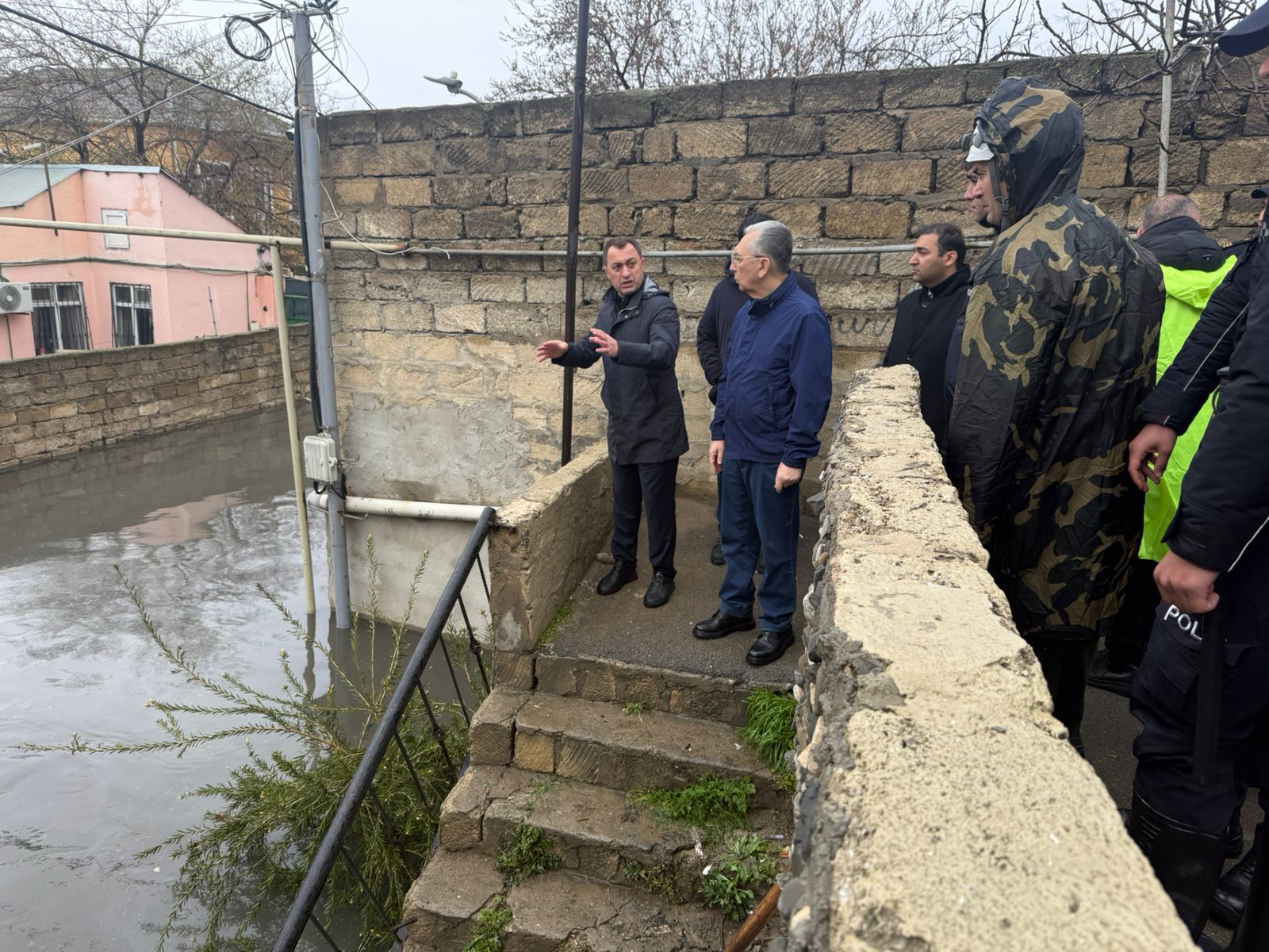 Keşlədə yağışların yaratdığı fəsadlar aradan qaldırılır (FOTO)
