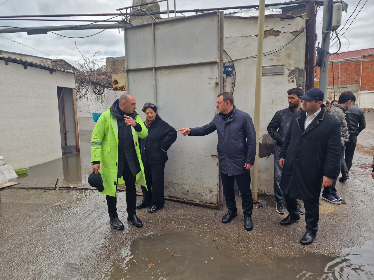 Keşlədə yağışların yaratdığı fəsadlar aradan qaldırılır (FOTO)