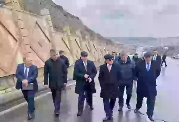 Kəmaləddin Heydərov Bibiheybətdəki təhlükəli ərazidə (FOTO)