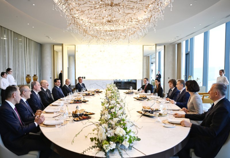 Tbilisidə Prezident İlham Əliyevin şərəfinə lanç verilib (FOTO/VİDEO)