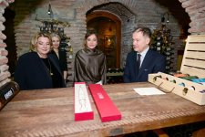 Tbilisidə Birinci xanım Mehriban Əliyevanın şərəfinə lanç verilib (FOTO)