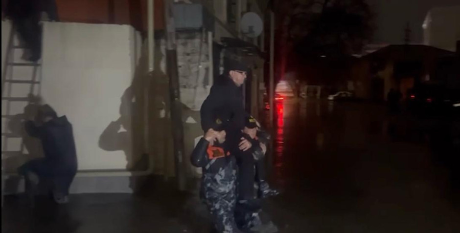 İntensiv yağışların fəsadlarının aradan qaldırılması işləri davam etdirilir - FHN (FOTO/VİDEO)