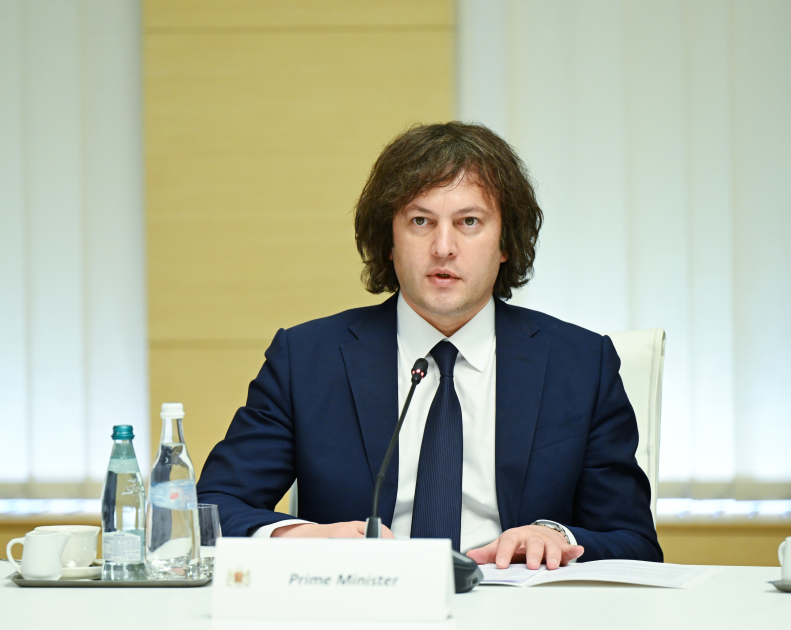 Prezident İlham Əliyevin Gürcüstanın Baş naziri İrakli Kobaxidze ilə geniş tərkibdə görüşü olub (FOTO)