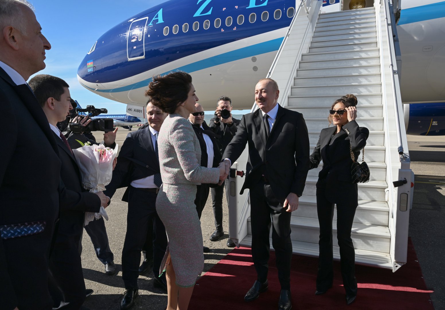 Prezident İlham Əliyev Gürcüstana dövlət səfərinə gəlib (FOTO/VİDEO)