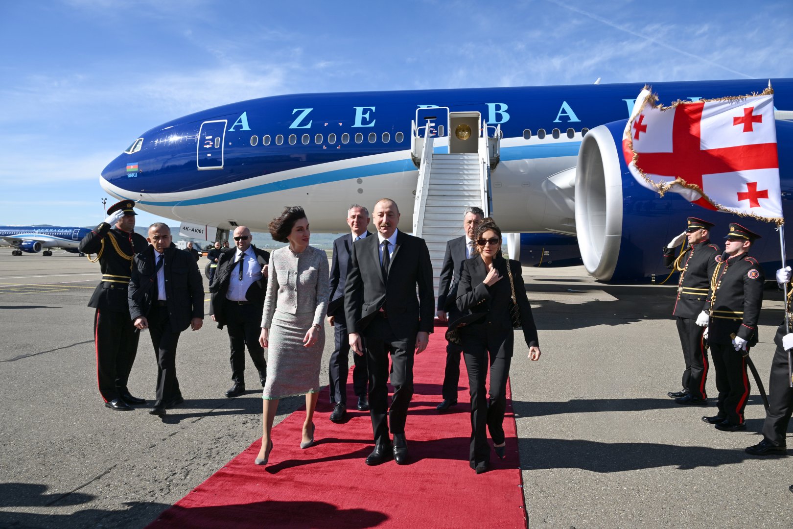 Prezident İlham Əliyev Gürcüstana dövlət səfərinə gəlib (FOTO/VİDEO)