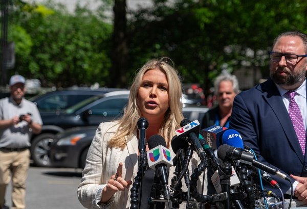 ABŞ prezidenti İranı daş dövrünə qaytaracaq – Ağ Ev rəsmisi