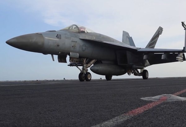 ABŞ İranın Xarq adasını bombalayıb