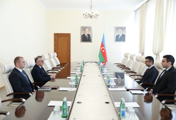 Səhiyyə Nazirliyində “Yüksəliş” müsabiqəsinin qalibi ilə görüş keçirilib (FOTO)