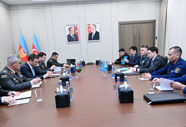 Azərbaycanla Qazaxıstan arasında hərbi əməkdaşlıq müzakirə edilib (FOTO)