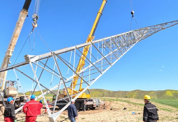 Naxçıvanda elektrik şəbəkəsi yenilənir (FOTO)