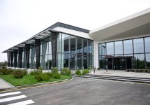 Prezident İlham Əliyev və Birinci xanım Mehriban Əliyeva Milli Aviasiya Akademiyasında Beynəlxalq Təlim Mərkəzinin açılışında iştirak ediblər (FOTO/VİDEO)