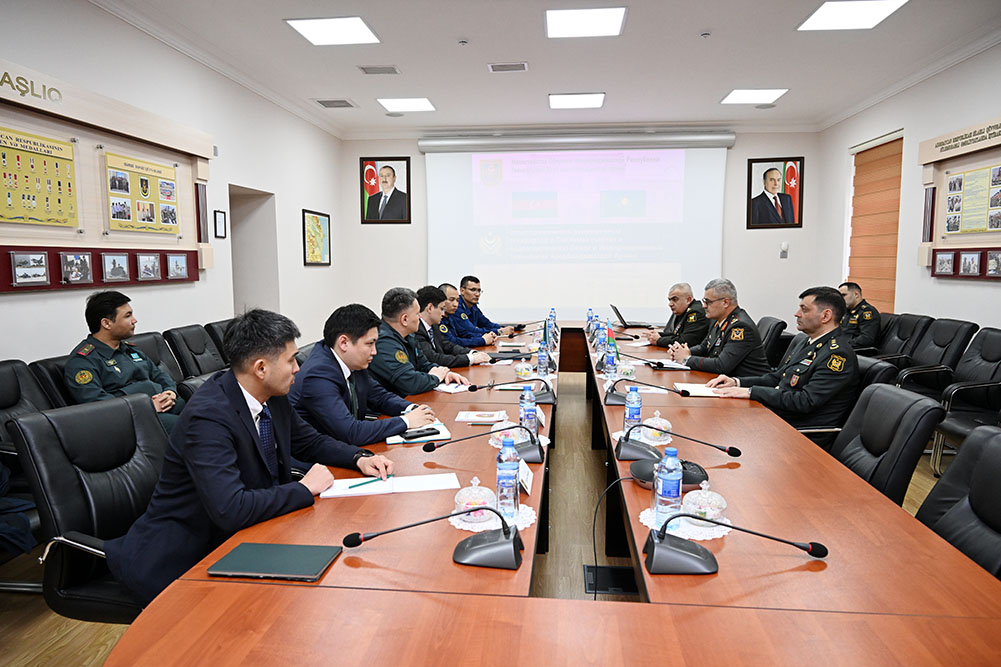 Azərbaycanla Qazaxıstan arasında hərbi əməkdaşlıq müzakirə edilib (FOTO)