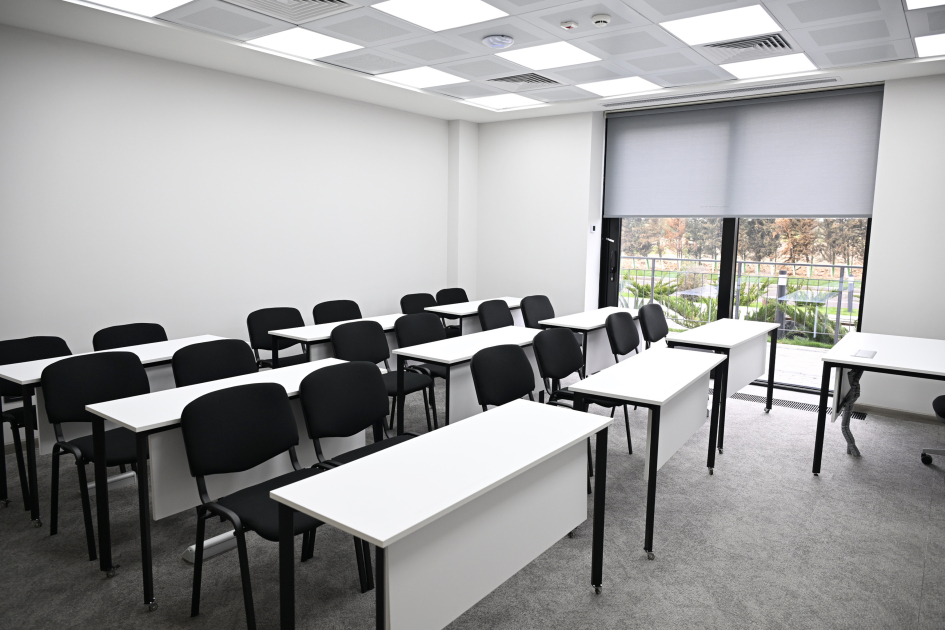 Prezident İlham Əliyev və Birinci xanım Mehriban Əliyeva Milli Aviasiya Akademiyasında Beynəlxalq Təlim Mərkəzinin açılışında iştirak ediblər (FOTO/VİDEO)