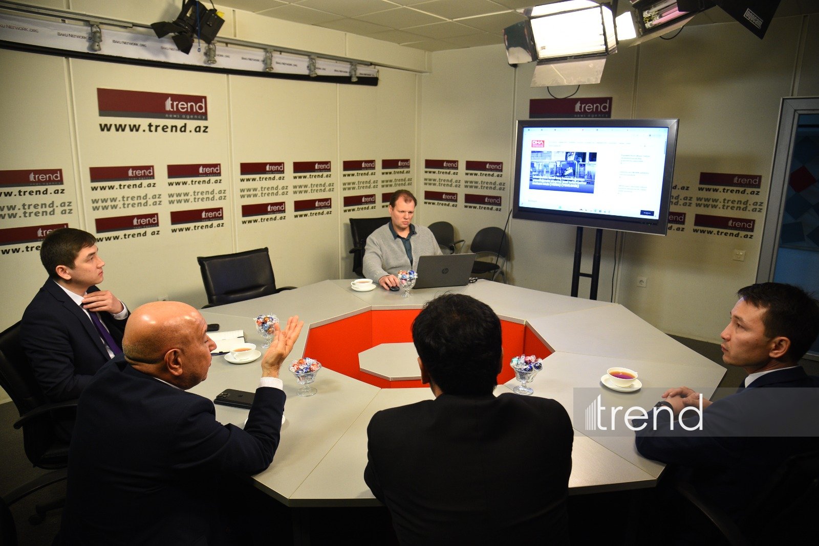 Qazaxıstanın mədəniyyət və informasiya nazirinin müavini və Beynəlxalq İnformasiya Komitəsinin sədri Trend BİA-nın ofisini ziyarət ediblər (FOTO)