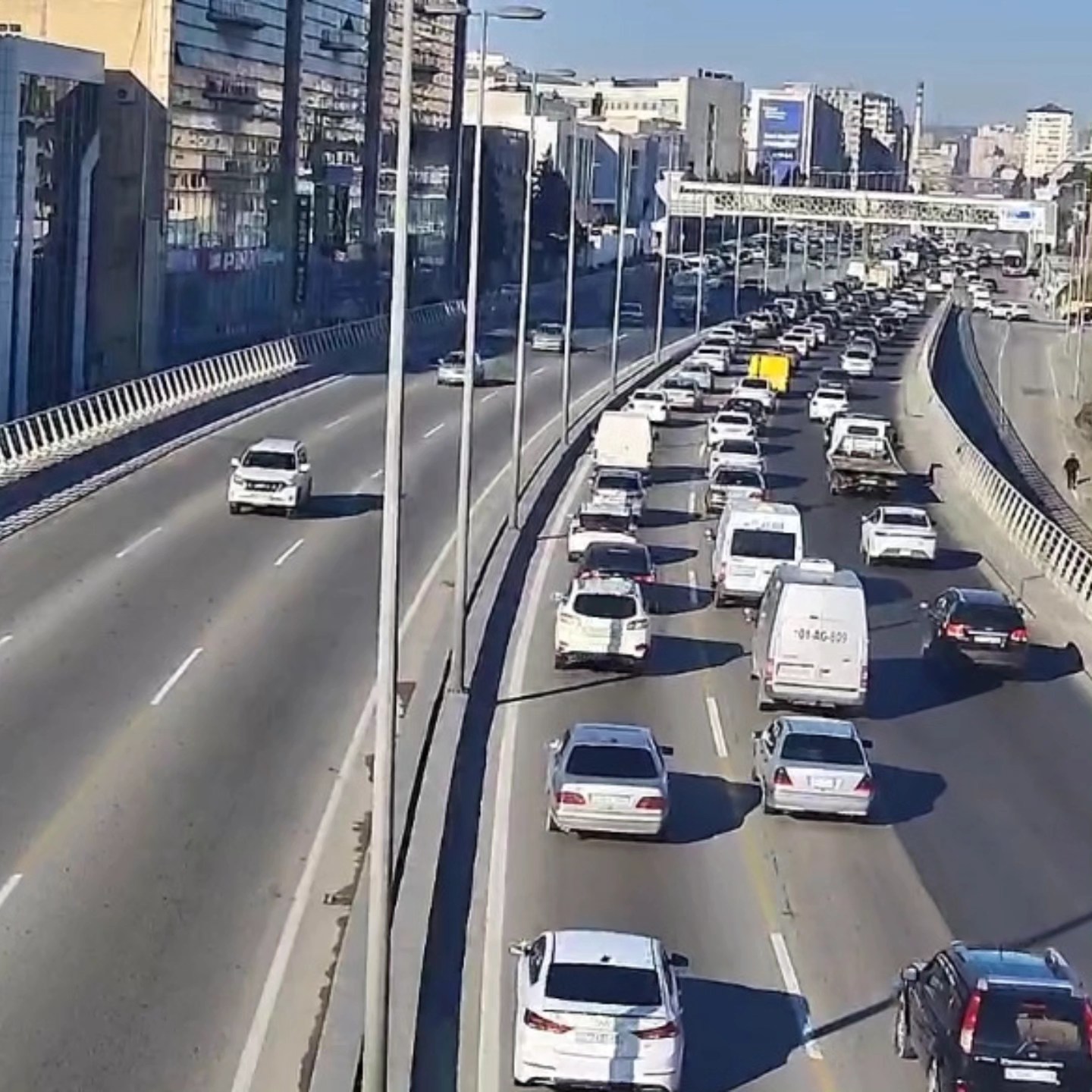 DİQQƏT: Bu yollarda tıxac var - SİYAHI (FOTO)