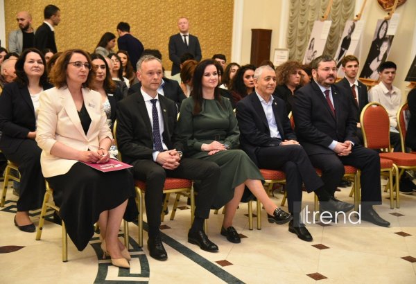 Bakıda "Onların bəziləri. Müharibə qaçqınlarının portretləri" adlı sərgi açılıb (FOTO) (YENİLƏNİB)