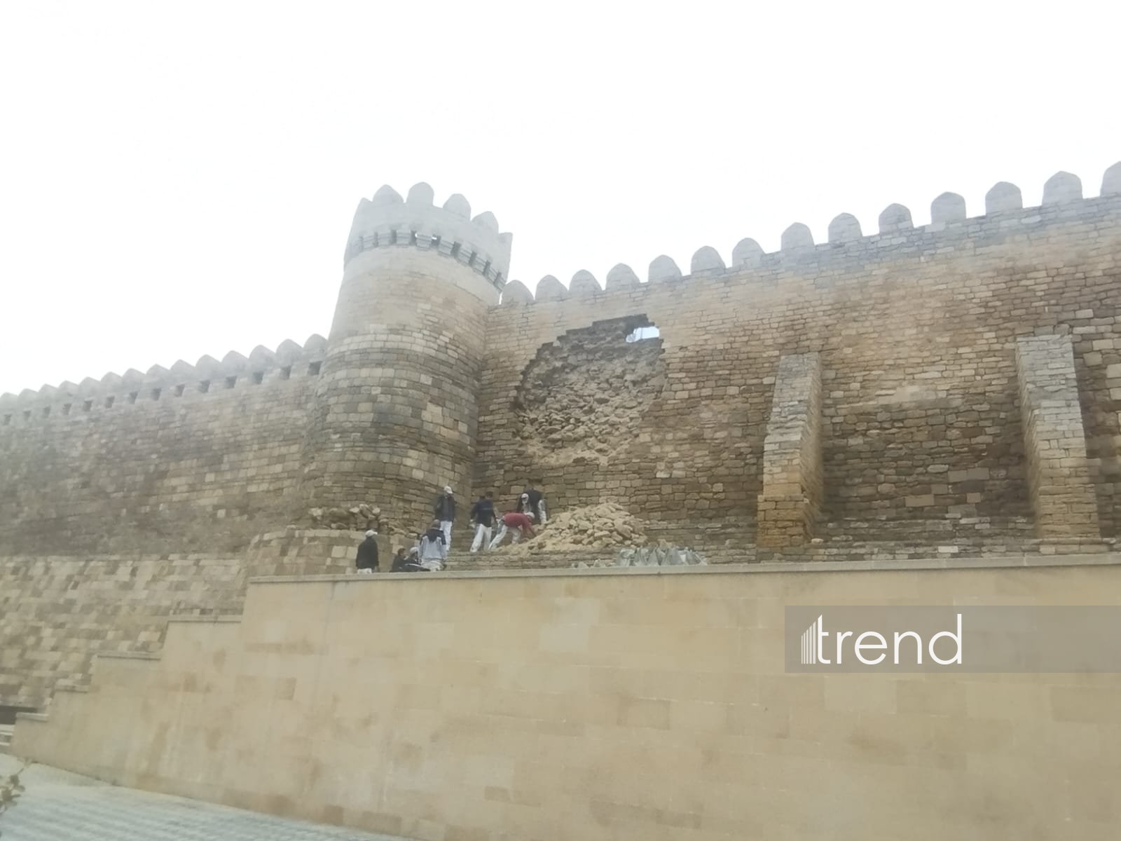 İçərişəhərin qala divarında aşınma baş verən ərazidən son görüntülər (FOTO/VİDEO)