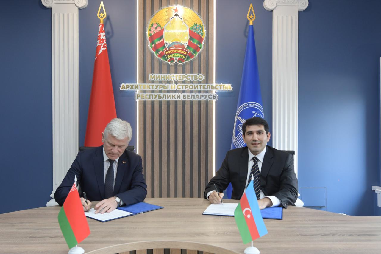 Belaruslu nazir Azerbaycan tikinti assosiasiyasının rəhbər heyətini qəbul edib (FOTO)