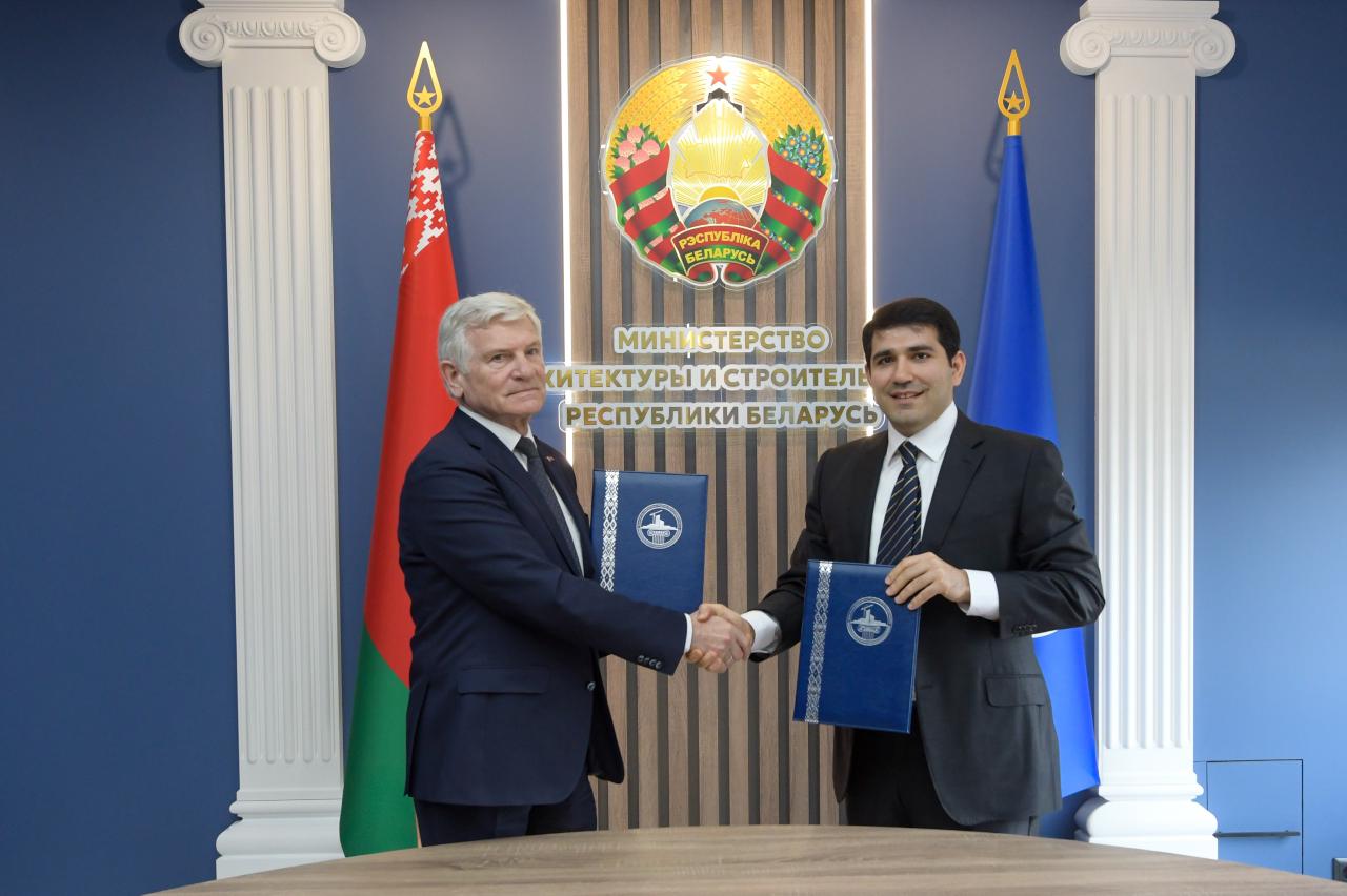 Belaruslu nazir Azerbaycan tikinti assosiasiyasının rəhbər heyətini qəbul edib (FOTO)