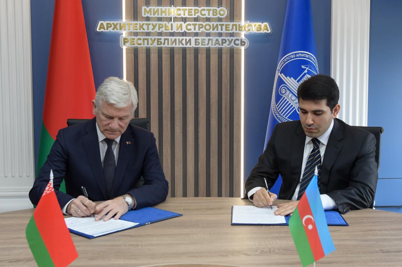 Belaruslu nazir Azerbaycan tikinti assosiasiyasının rəhbər heyətini qəbul edib (FOTO)