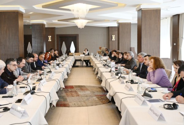 “Sülh Körpüsü” təşəbbüsü çərçivəsində Qəbələdə Azərbaycan və Ermənistan arasında keçirilən dəyirmi masa işini davam etdirib (FOTO)