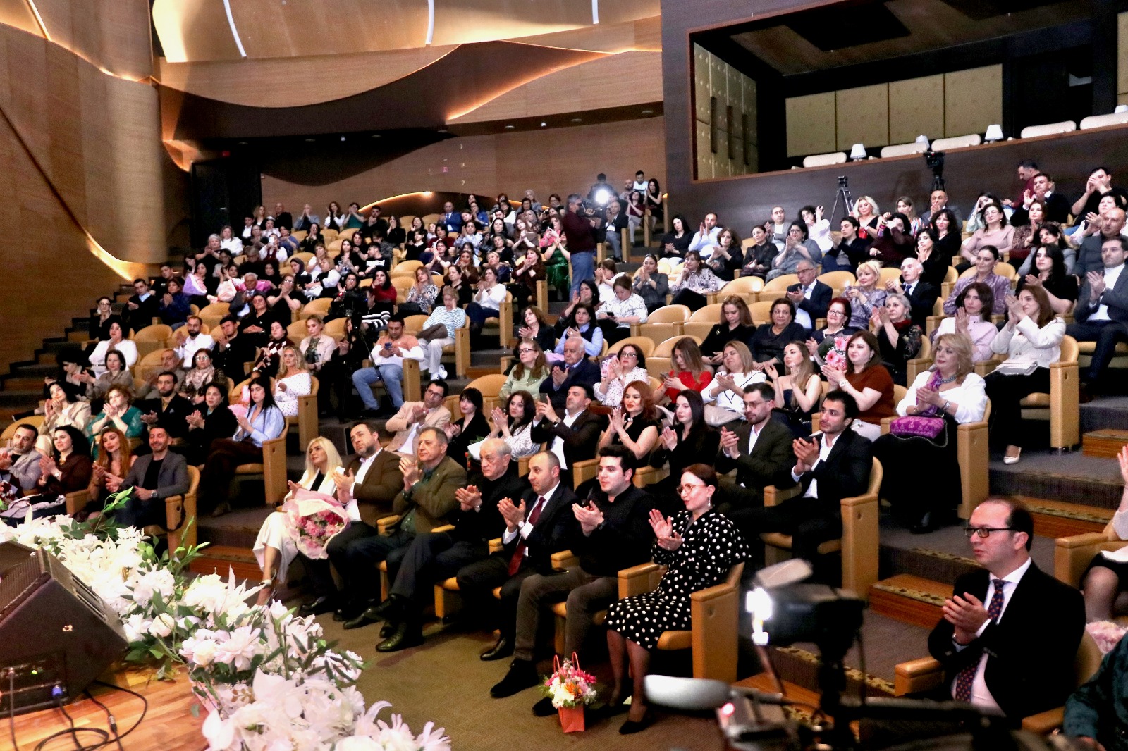 “Arzuların melodiyası” adlı konserti keçirilib (FOTO)