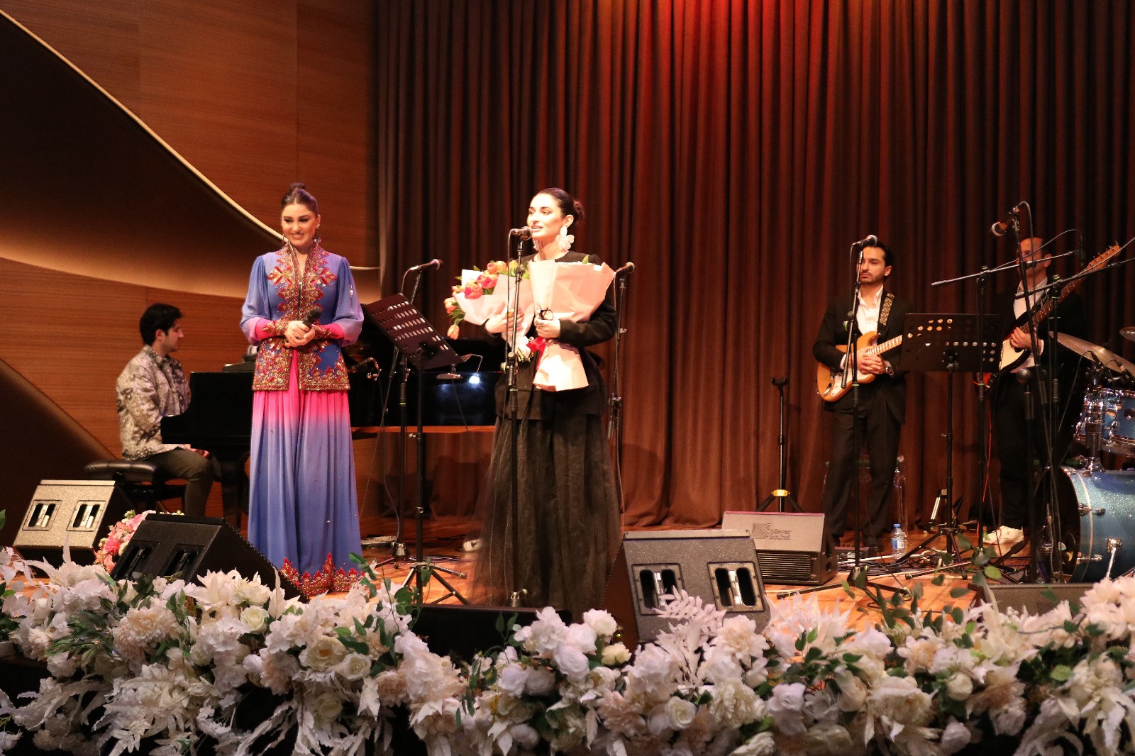 “Arzuların melodiyası” adlı konserti keçirilib (FOTO)