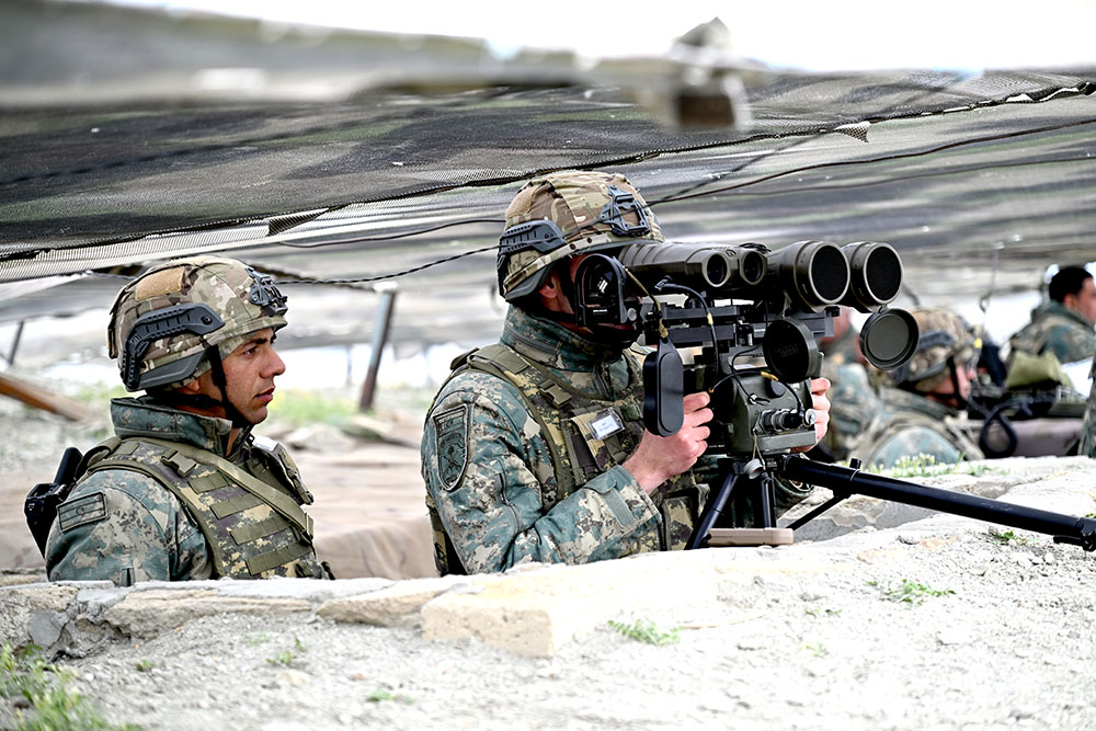 Zakir Həsənov döyüş atışlı taktiki təlimi yoxladı (FOTO)