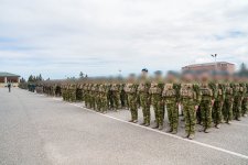 DSX-nin elit hərbçilərinə beret verildi (FOTO)