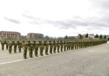 DSX-nin elit hərbçilərinə beret verildi (FOTO)