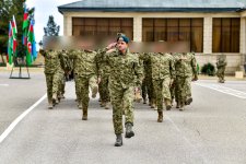 DSX-nin elit hərbçilərinə beret verildi (FOTO)