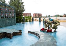 DSX-nin elit hərbçilərinə beret verildi (FOTO)