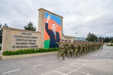 DSX-nin elit hərbçilərinə beret verildi (FOTO)