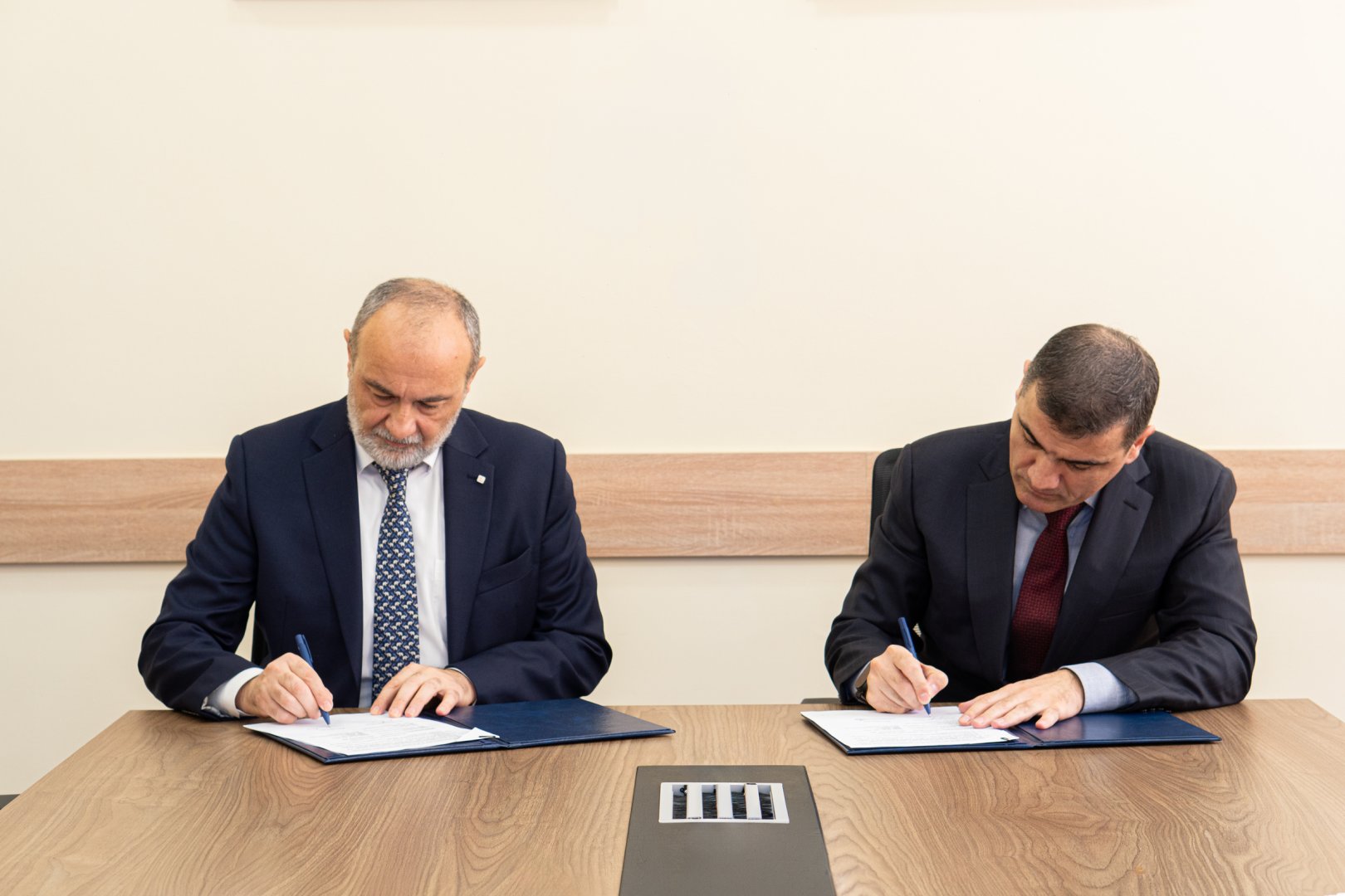 Bank Respublika və EMTA arasında əməkdaşlıq müqaviləsi imzalandı (FOTO)