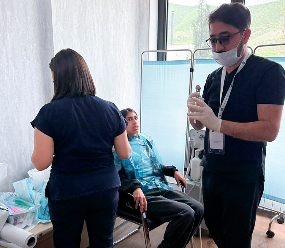 Ağdərədə “Böyük Qayıdış” çərçivəsində ilk dəfə portativ stomatoloji qurğu tətbiq edilib (FOTO)