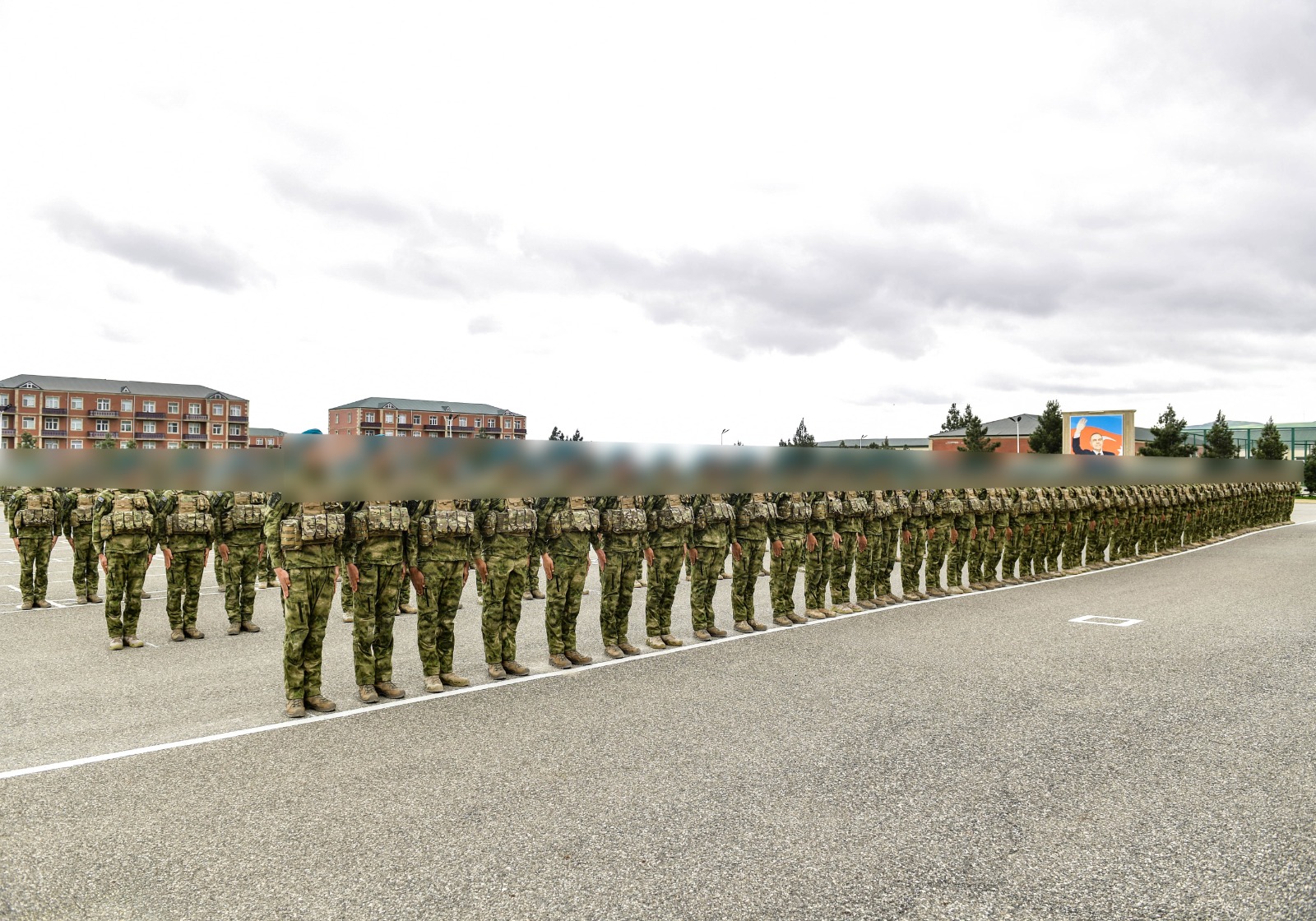 DSX-nin elit hərbçilərinə beret verildi (FOTO)