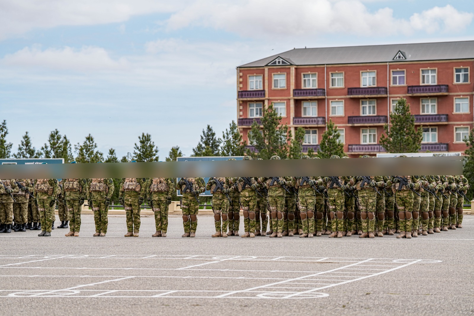 DSX-nin elit hərbçilərinə beret verildi (FOTO)