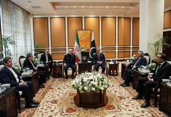 İran nümayəndə heyəti Pakistanın baş naziri ilə görüşüb