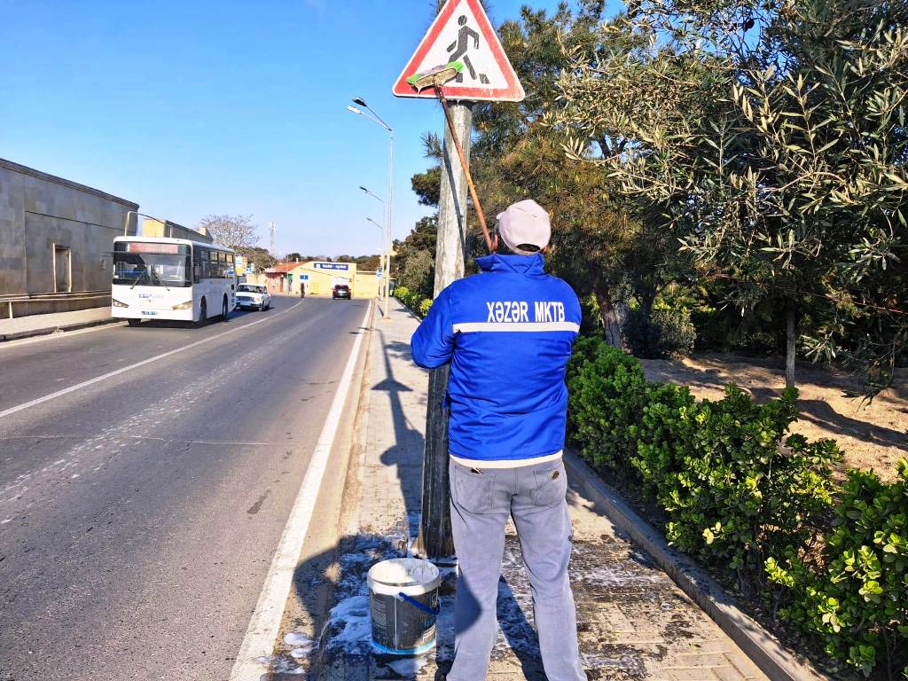 Paytaxt küçələri yuyulub (FOTO)