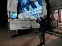 Torpaq sürüşməsi nəticəsində avtomobil yolunun sıradan çıxdığı Qonaqkəndə ərzaq göndərilib (FOTO/VİDEO)