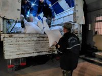 Torpaq sürüşməsi nəticəsində avtomobil yolunun sıradan çıxdığı Qonaqkəndə ərzaq göndərilib (FOTO/VİDEO)