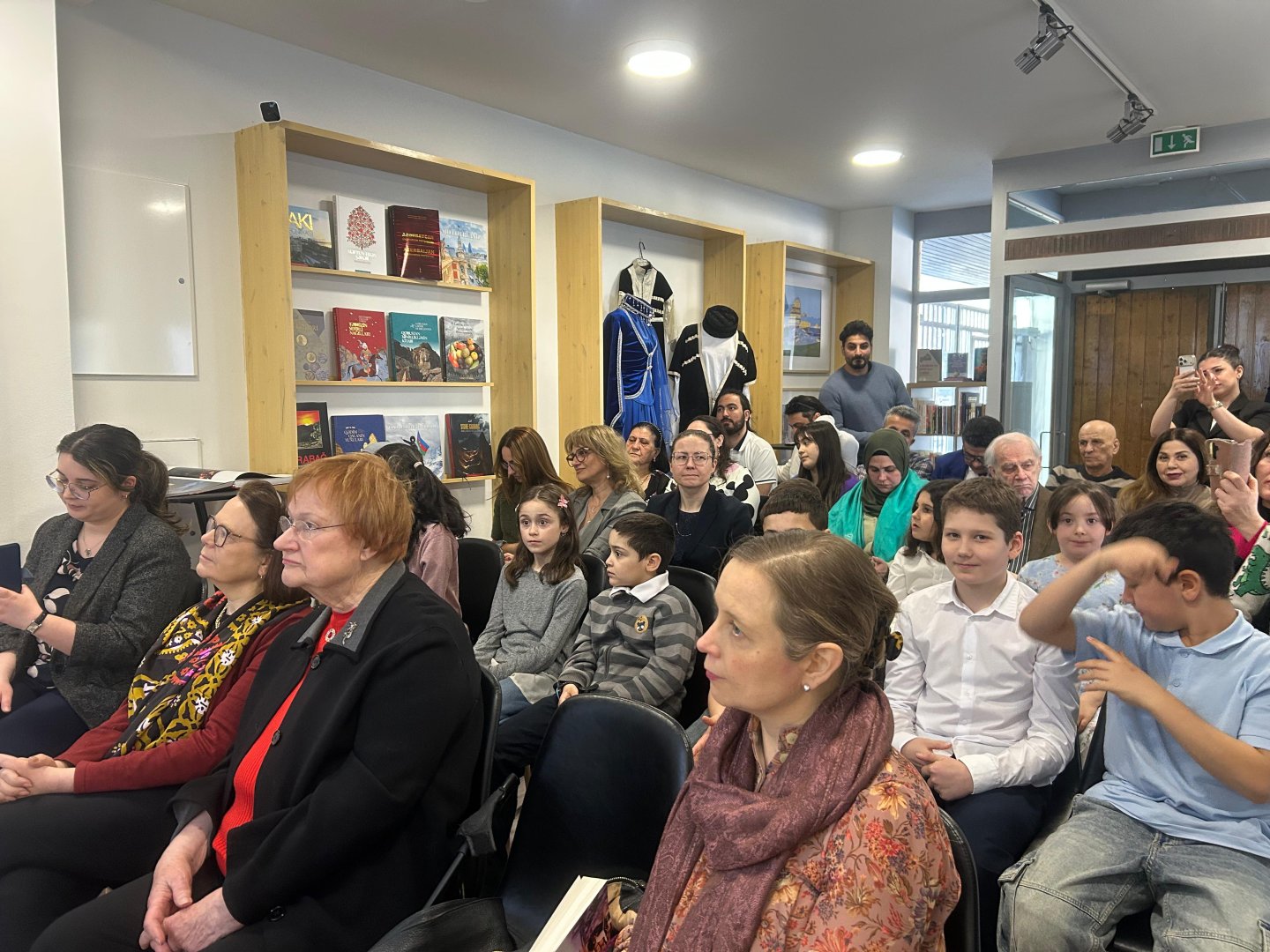 Finlandiyanın ilk qadın prezidenti Azərbaycan Evinin qonağı olub (FOTO)