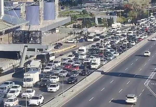 DİQQƏT: Bu yollarda tıxac var - SİYAHI
