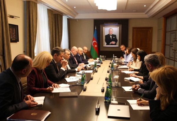 Azərbaycan AİB ilə birgə layihələr və yeni təşəbbüsləri müzakirə edib