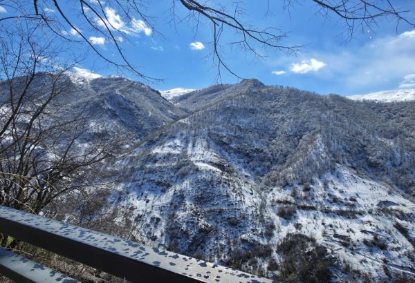 Kəlbəcərdə yenidən qış mənzərəsi müşahidə olunur (FOTO/VİDEO)