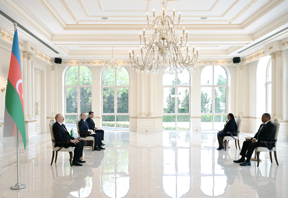 Prezident İlham Əliyev Esvatininin Azərbaycanda yeni təyin olunmuş səfirini qəbul edib (FOTO/VİDEO) (YENİLƏNİB)