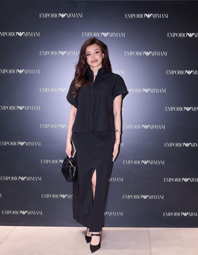 Emporio Armani Bakıda yenilənmiş mağazasını və yaz-yay 2026 kolleksiyasını təqdim etdi (FOTO)